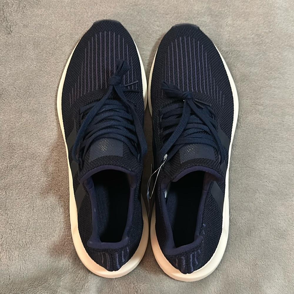 Adidas Swift Run sneakers